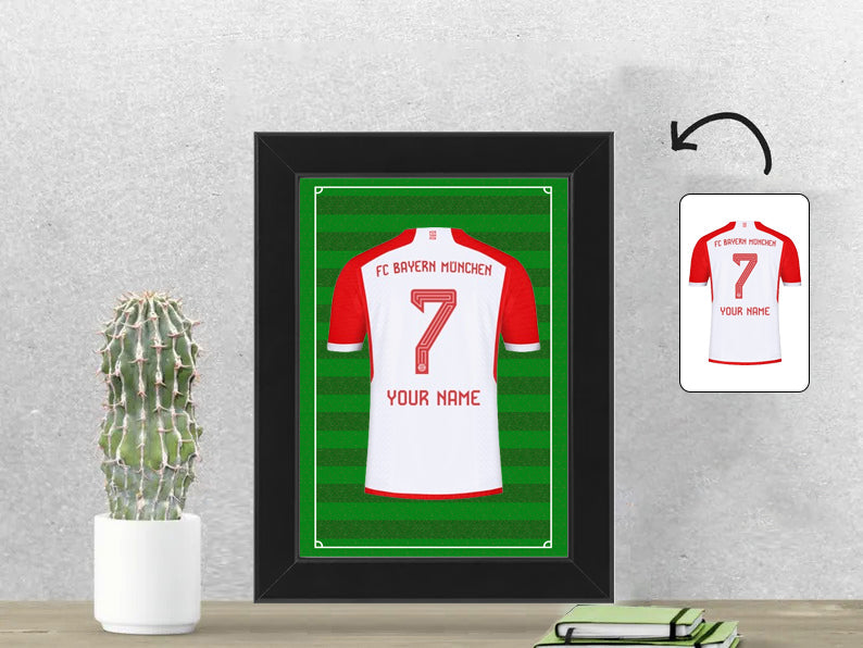 Gepersonaliseerde Bayern München voetbalshirt fotolijst 13x18 cm met jouw naam. Perfect cadeau voor Bayern München fans en voetbalfans.