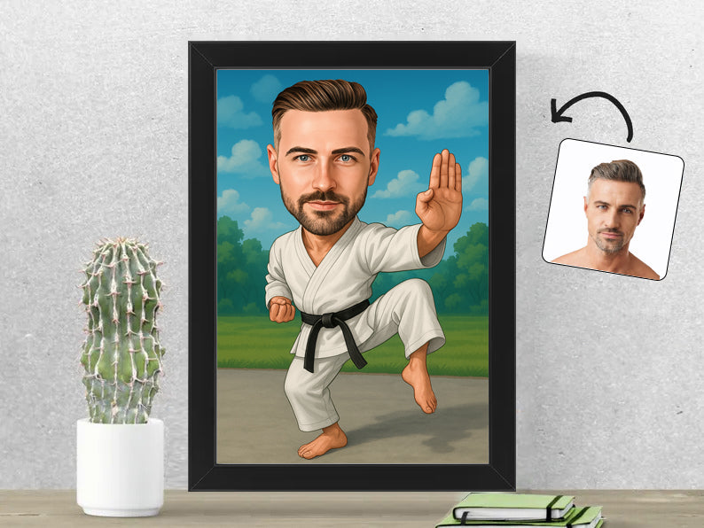 Gepersonaliseerde Karate karikatuur als Fotolijst 21x30 cm. Altijd een glimlach bij je met deze speelse karikatuur. Uniek cadeau voor sportliefhebbers. Bestel eenvoudig online.