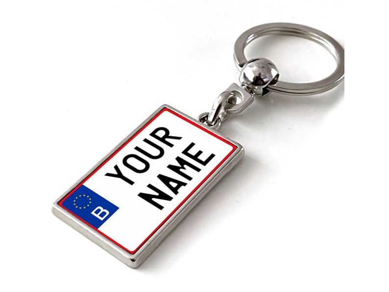 Gepersonaliseerde Belgische motor kenteken sleutelhanger met jouw naam. Uniek cadeau voor motorrijders of als custom accessoire.  